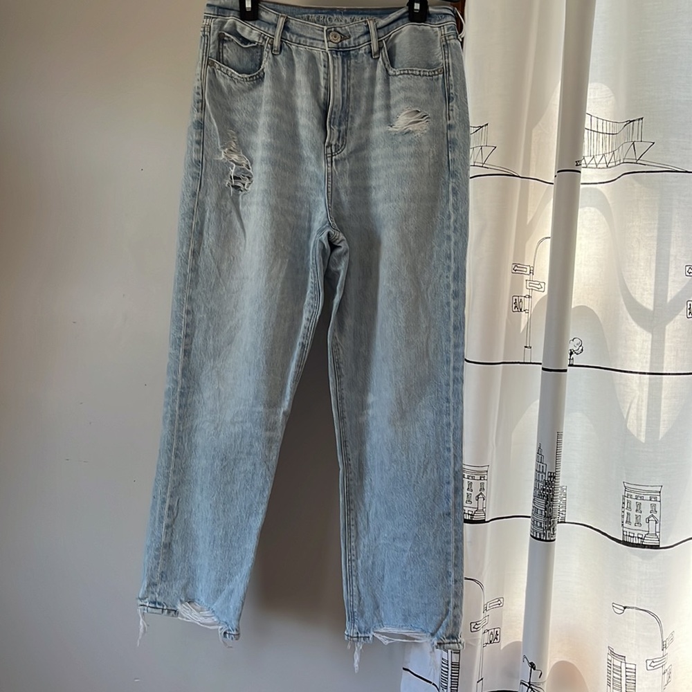 whitewashed highwaisted 90s american eagle jean distressed pocket and ankle